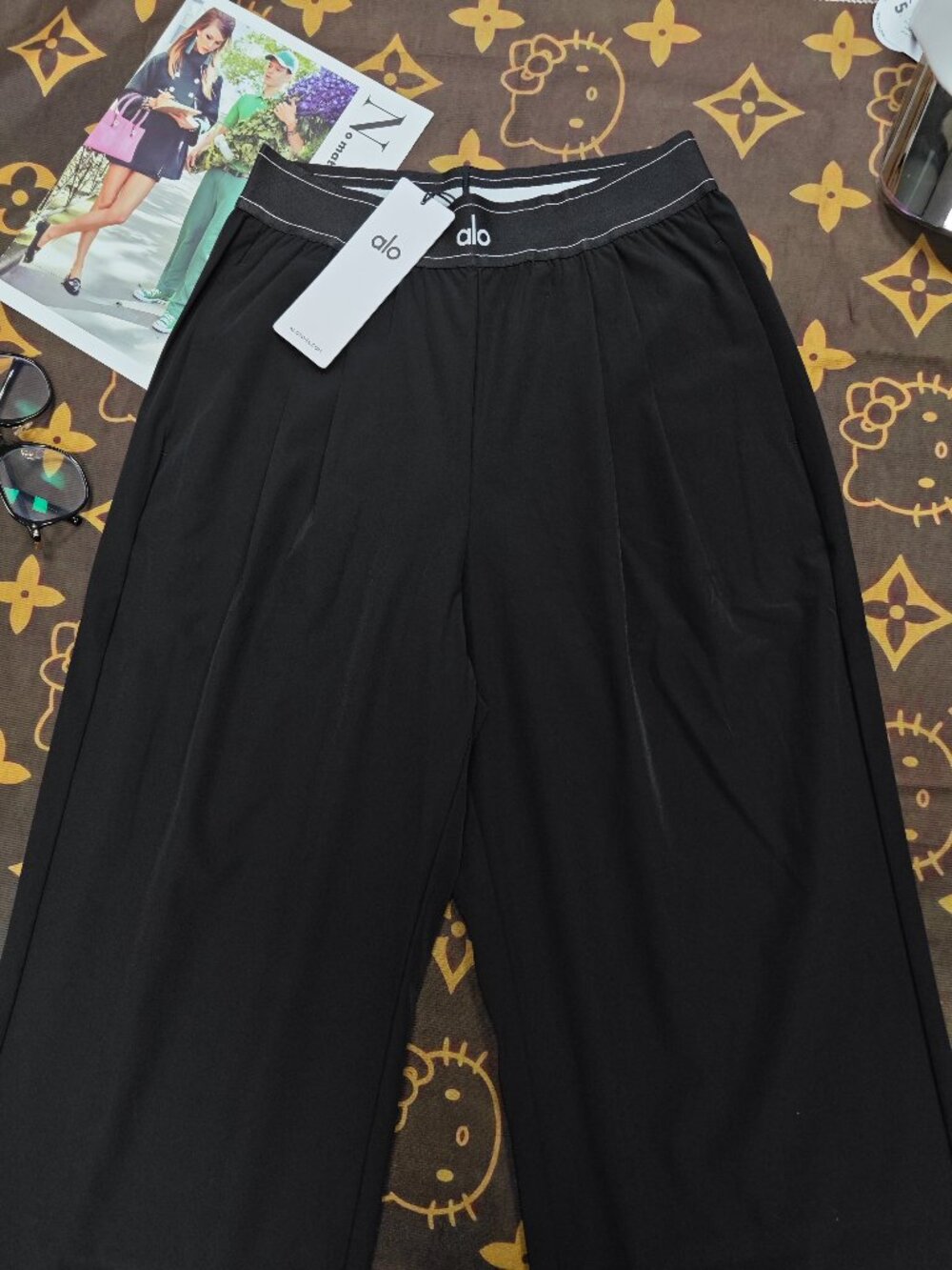 🏆ALO Yoga Relaxed Fit Suit Up Trouser Black, New with tags, Regular 30 inches - Picture 2 of 7